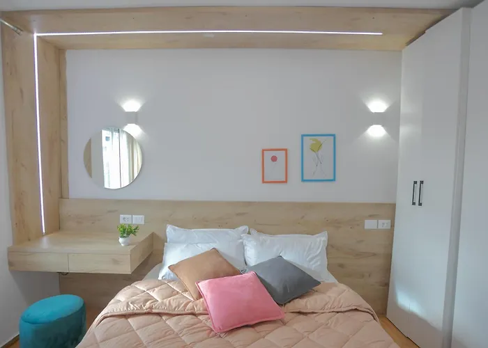 Escape * טיראנה